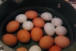 Bóc trứng luộc đơn giản hơn với 8 cách sau